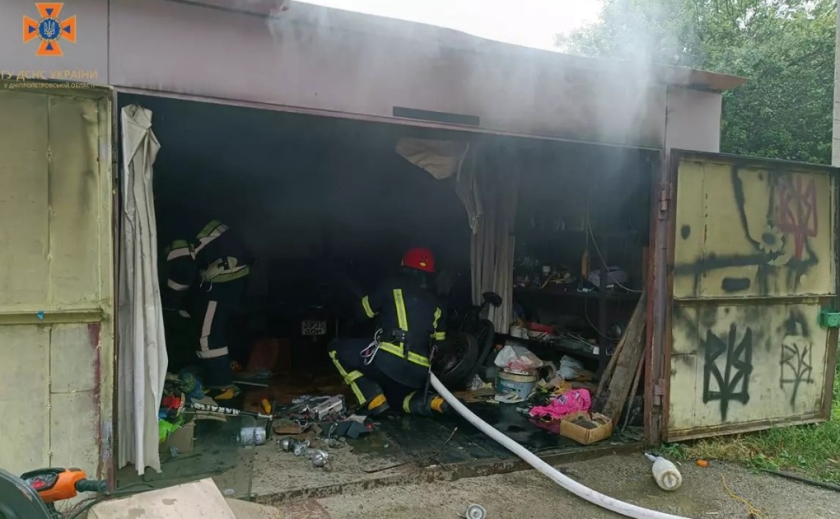 Отруївся продуктами горіння: у Вільногірську під час пожежі постраждав чоловік