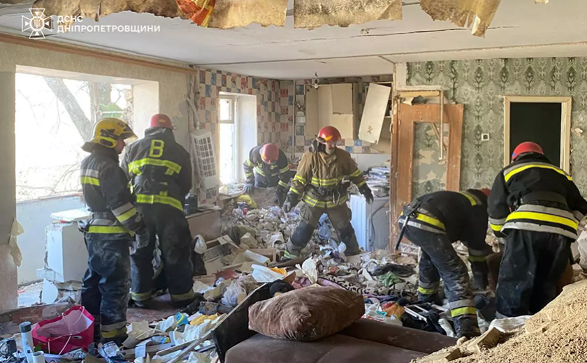 Вибух у житловому будинку на Дніпропетровщині: надзвичайники евакуювали трьох людей